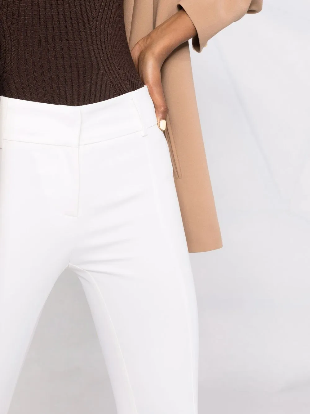 Pantaloni slim